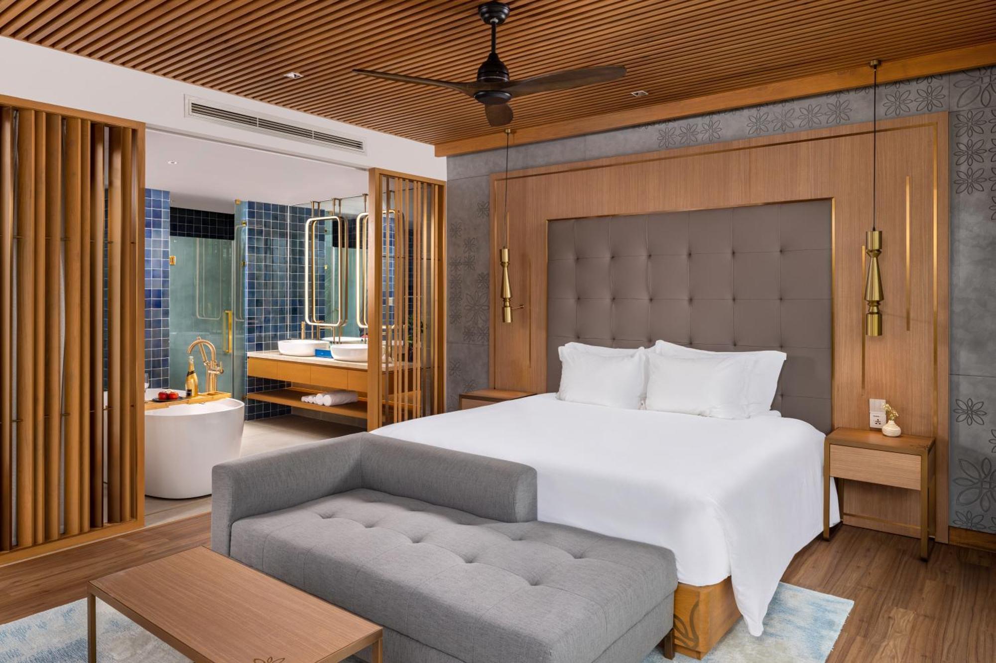 Wyndham Hoi An Royal Beachfront Resort & Villas Eksteriør bilde
